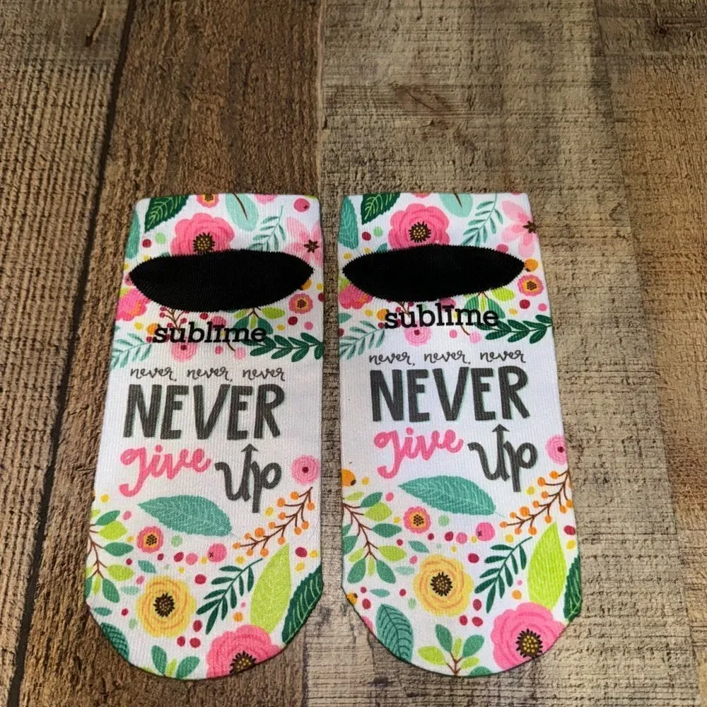 Sublime Designs Adults Fun Printed No Show Socks Never Give Up One Size